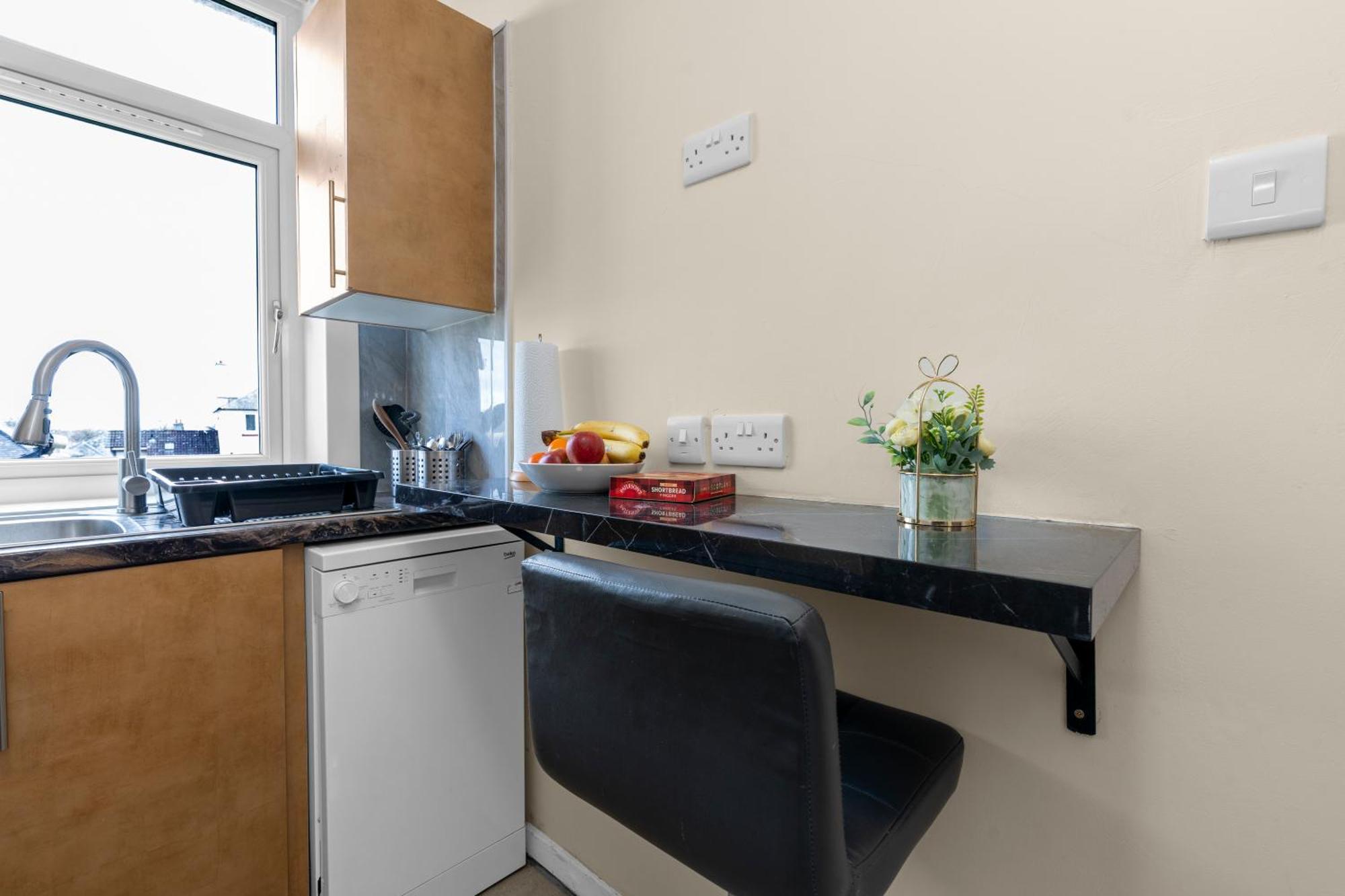 2 Bedroom In With 2 Free Parking Spaces Édimbourg